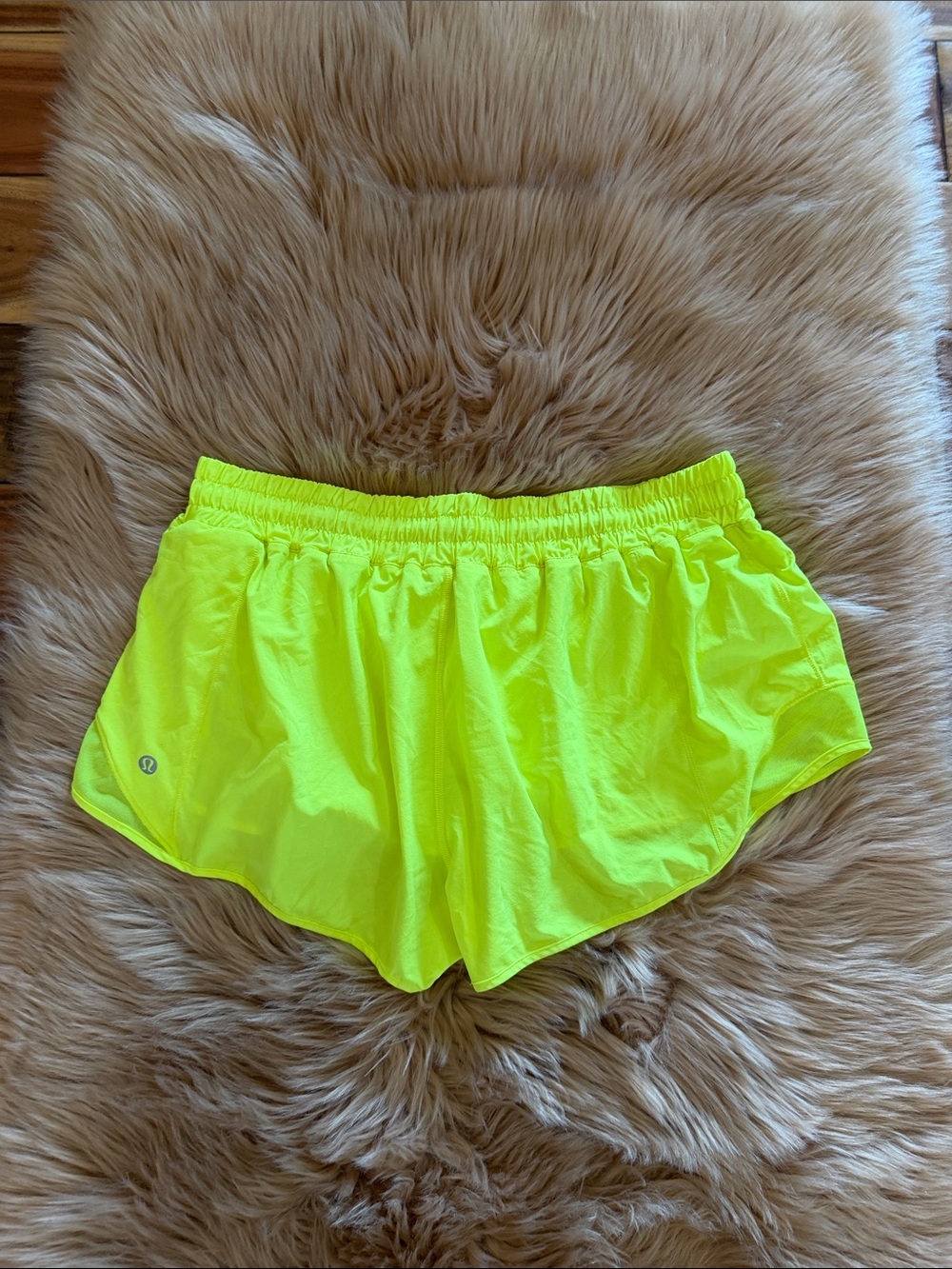 lululemon hotty hot shorts Sz 12